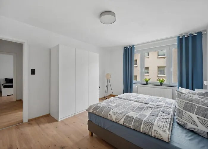 Modernes 4 Zimmer Apartment Mit Brandneuer Einrichtung
