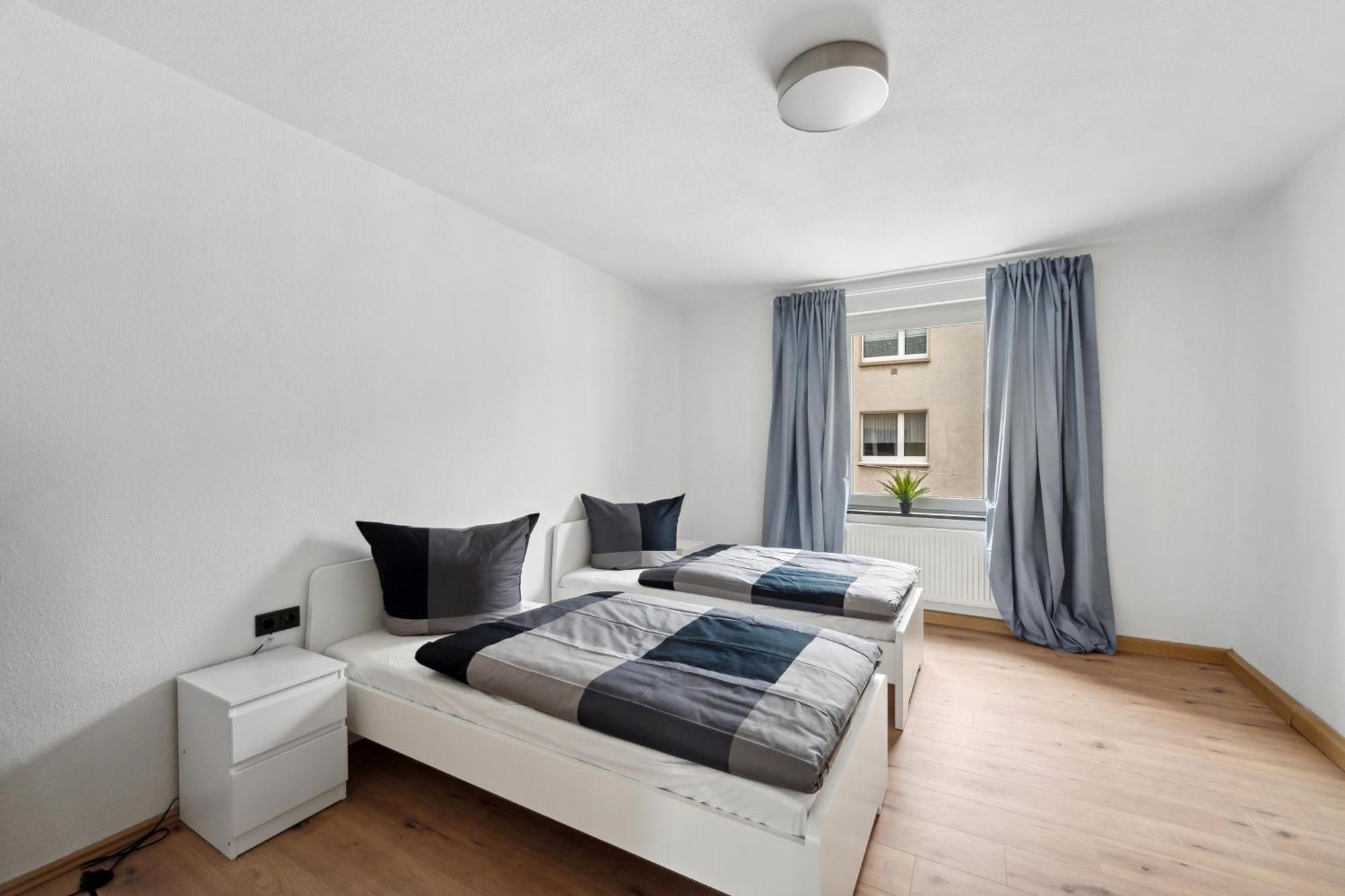 Modernes 4 Mit Brandneuer Einrichtung Apartment